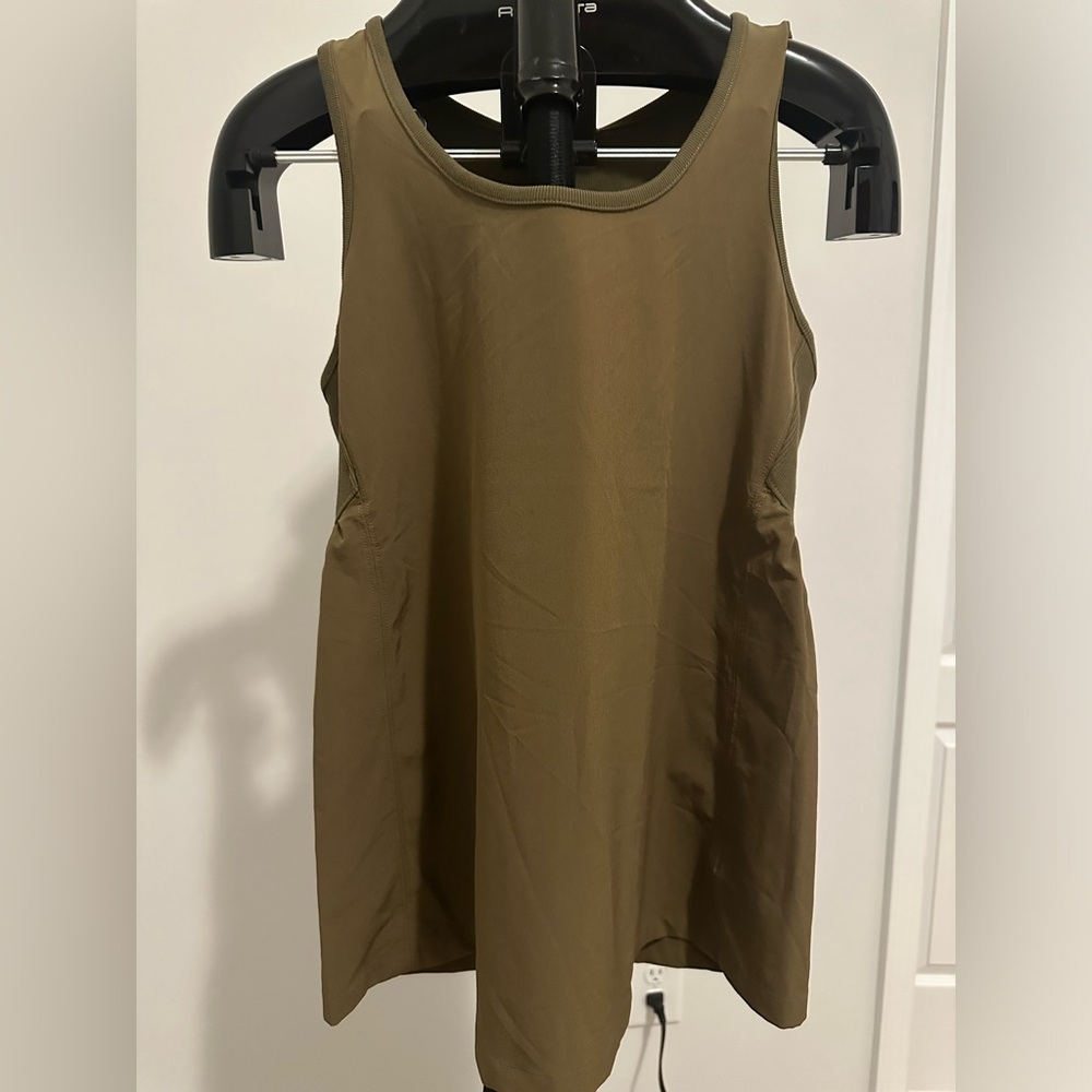 NWOT OLIVE GREEN ATHLETA TANK TOP
